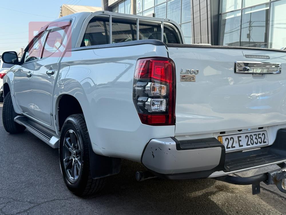 ميتسوبيشي L200